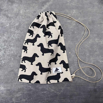 Närproducerad och handsydd tygpåse med fina taxar på Tygpåse med fina taxar på