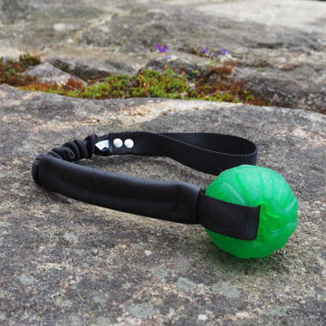 Kampleksak med starmark boll, skinn expander och handtag. Kampleksak med starmark boll, skinn expander och handtag.