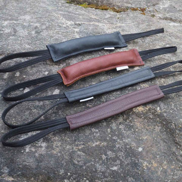 Kampleksaken Classic, fylld och ofylld i fyra färger, det bruna skinnet kan variera. Kampleksaken Classic, fylld och ofylld i fyra färger