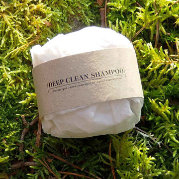 Visa detaljer för Deep Clean hundschampo 80-90 gram - Esmergot Deep clean är ett hundschampo som kommer som hårdtvål. Förpackad i papper.