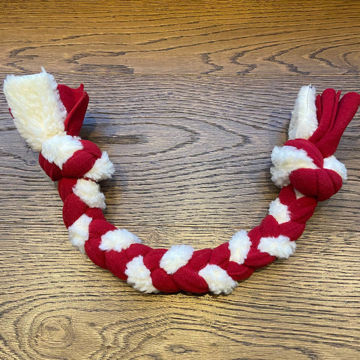 Visa detaljer för Kampfläta i teddy och fleece - 40 cm Kort kampfläta i röd fleece och vit teddy