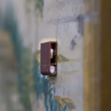 Visa detaljer för POCKET 🐶 magnet dofthållare rostbrun Liten magnetisk dosa till nose work.