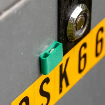 Visa detaljer för POCKET 🐶 magnet dofthållare grön Liten grön magnetisk dosa till nose work.