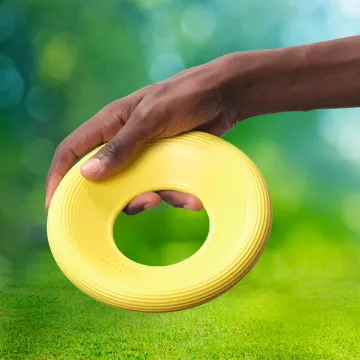 Visa detaljer för Hundleksak frisbee Small - Earth Rated Mjuk och följsam frisbee i knallgult naturgummi
