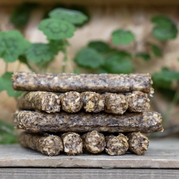 Visa detaljer för RAUH Crunchy Älg 18 - tuggben RAUH Crunchy Älg 18 är en pressad tuggpinne på 18 cm