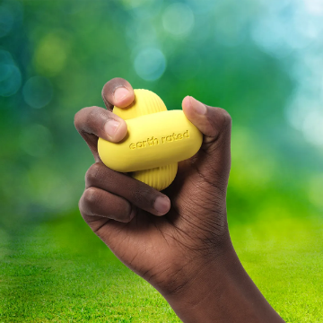 Visa detaljer för Hundleksak boll Fetch Toy medium - Earth Rated Hundleksak, gul boll i annorlunda form. Earth Rated