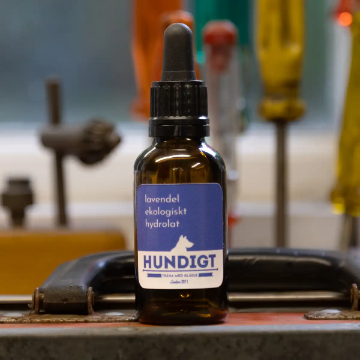 Visa detaljer för Lavendel-hydrolat Nose Work, Crearome 30 ml Ekologiskt lavedel hydrolat till nose work från Crearome i 30 ml brun flaska med pipett.