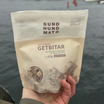 Bild på Getbitar - frystorkat hundgodis, Sund Hundmat