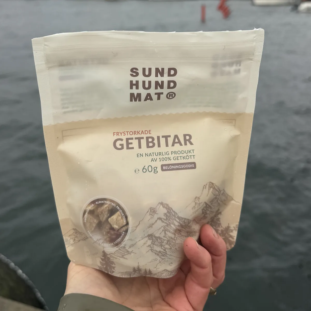 Bild på Getbitar - frystorkat hundgodis, Sund Hundmat