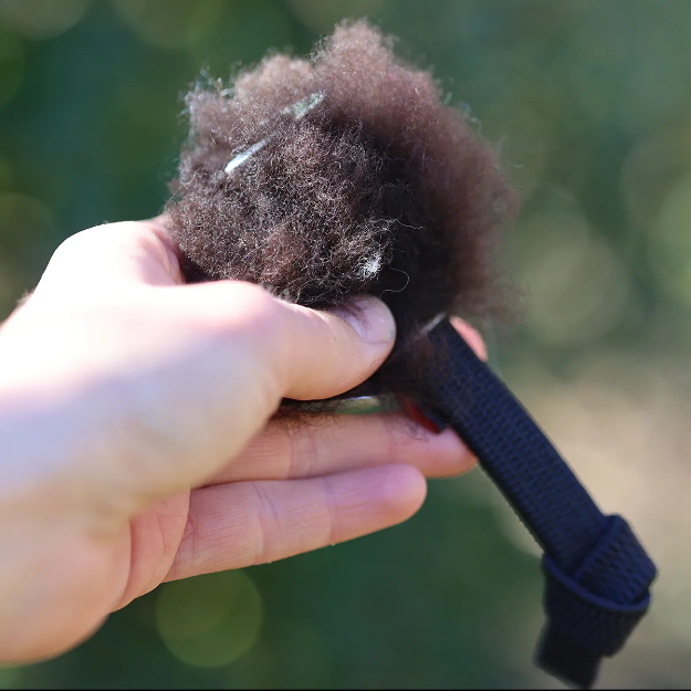 Bild på Jami - Snuttar - fluffig fårskinnsleksak korthårig