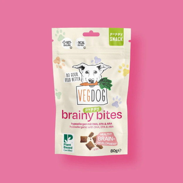Brainy Bites är ett veganskt hundgodis som kommer i små krispiga bitar.